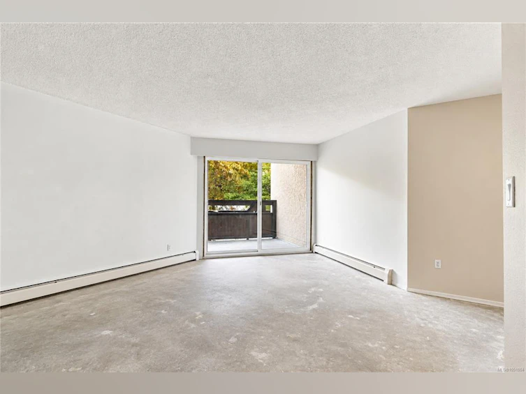 206-3800 Quadra Street, Saanich, BC, V8X 1H8 - 9
