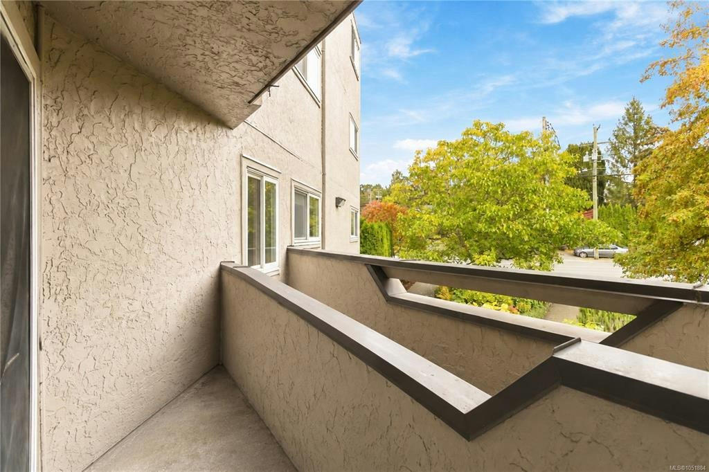 206-3800 Quadra Street, Saanich, BC, V8X 1H8 - 21