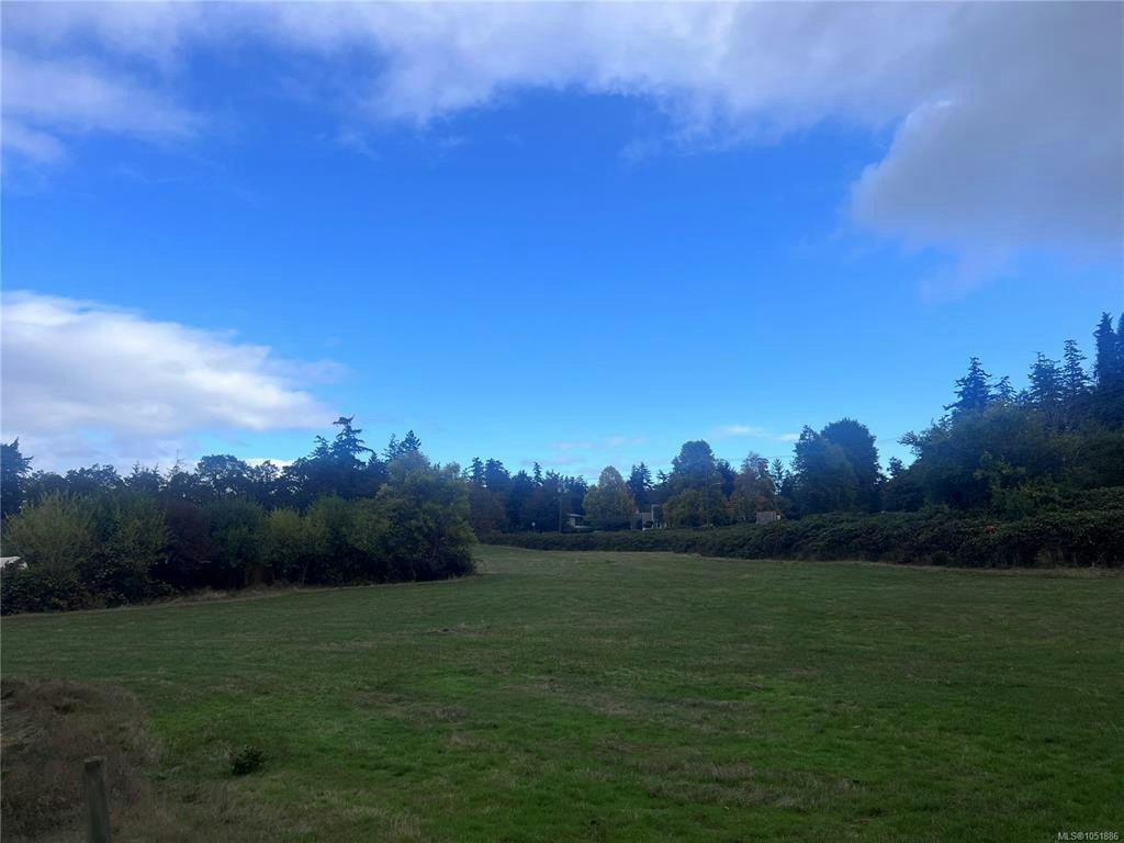 3876 Holland Avenue, Saanich, BC, V8Z 5K3
