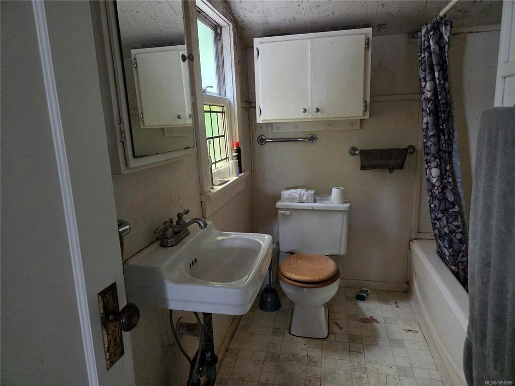 1460 Imperial Lane, Ucluelet, BC, V0R 3A0 - 16