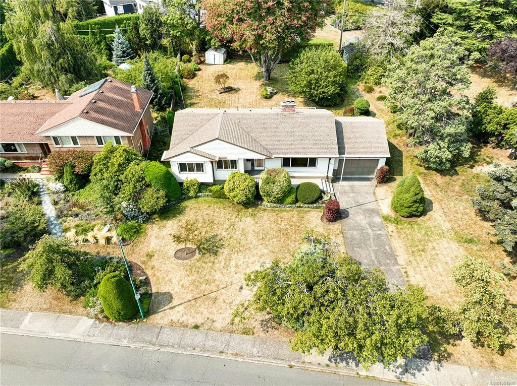 3278 Henderson Road, Oak Bay, BC, V8P 5A6