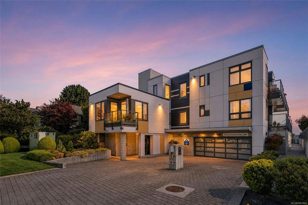 6-9667A First Street, Sidney, BC, V8L 3C8