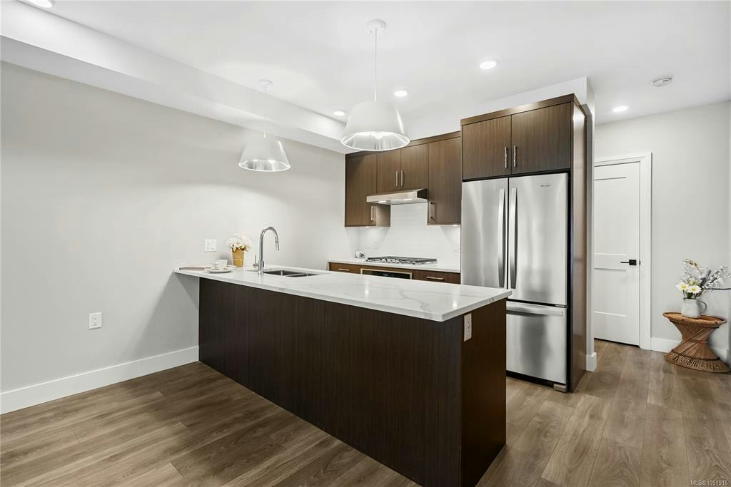 303-741 Travino Lane, Saanich, BC, V8Z 0G3 - 3