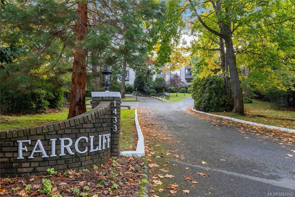 416-1433 Faircliff Lane, Victoria, BC, V8S 3J6 - 35