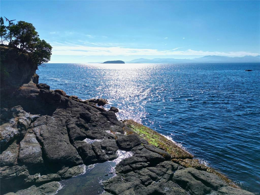 3 Grant Road, Lasqueti Island, BC, V0R 2J0