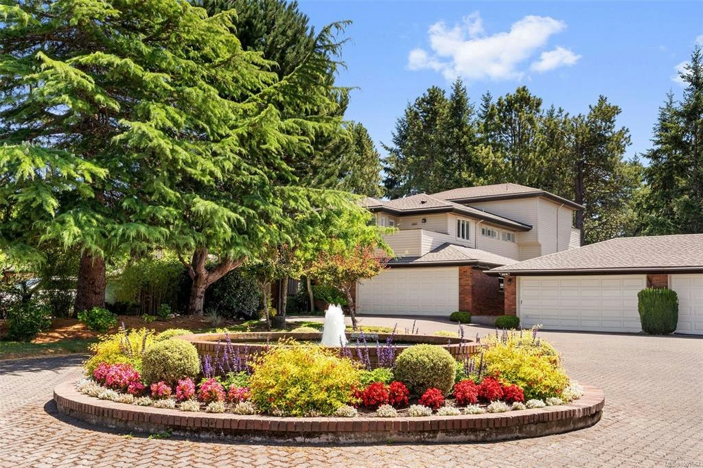 115-2345 Cedar Hill Cross Road, Oak Bay, BC, V8P 5M8