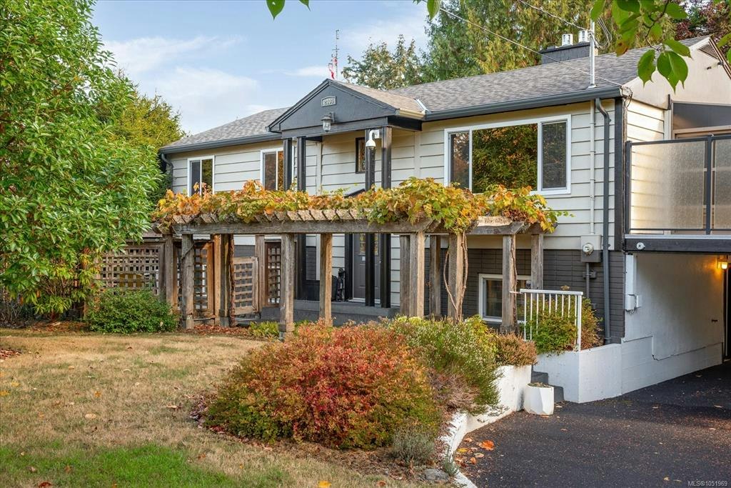 2404 Glenayr Drive, Nanaimo, BC, V9S 3E7