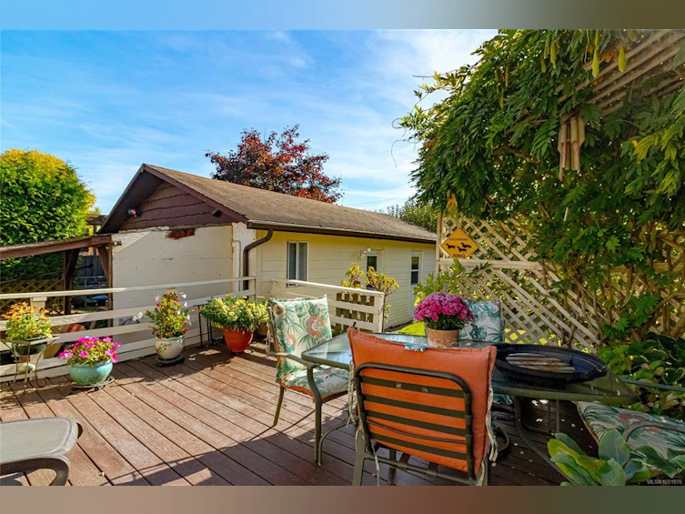 2279 Bradford Avenue, Sidney, BC, V8L 2C9 - 26