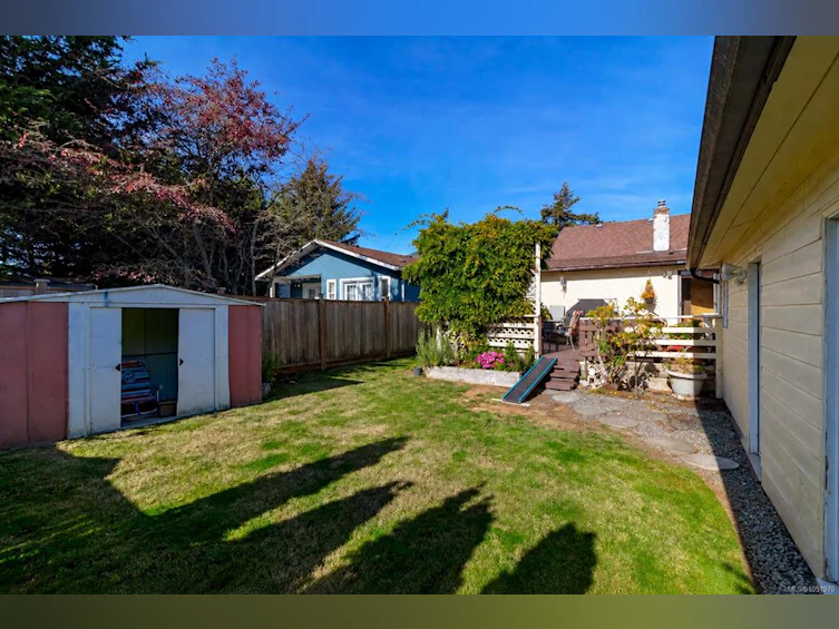 2279 Bradford Avenue, Sidney, BC, V8L 2C9 - 19