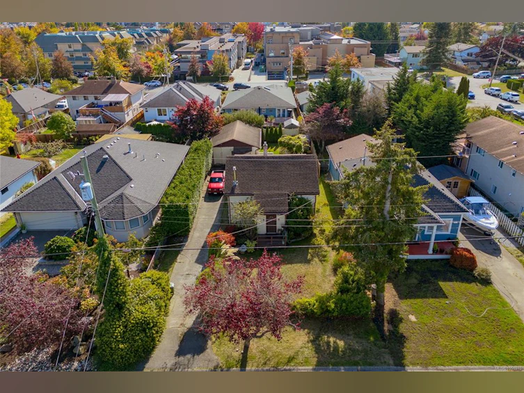 2279 Bradford Avenue, Sidney, BC, V8L 2C9 - 27