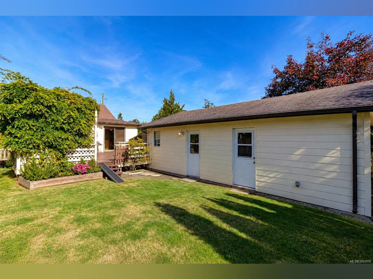 2279 Bradford Avenue, Sidney, BC, V8L 2C9 - 25