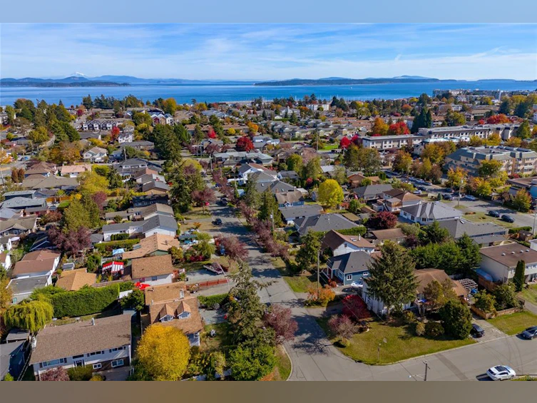 2279 Bradford Avenue, Sidney, BC, V8L 2C9 - 30