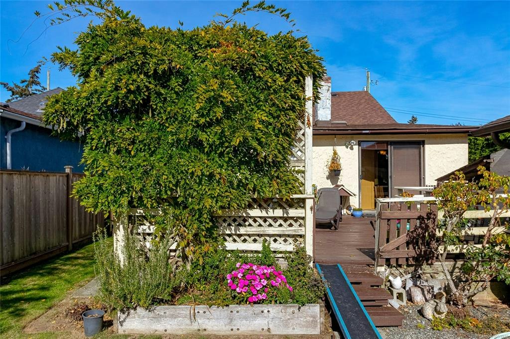 2279 Bradford Avenue, Sidney, BC, V8L 2C9 - 18