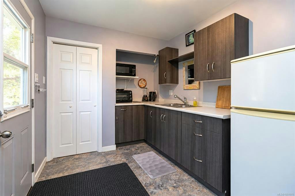 2279 Bradford Avenue, Sidney, BC, V8L 2C9 - 22