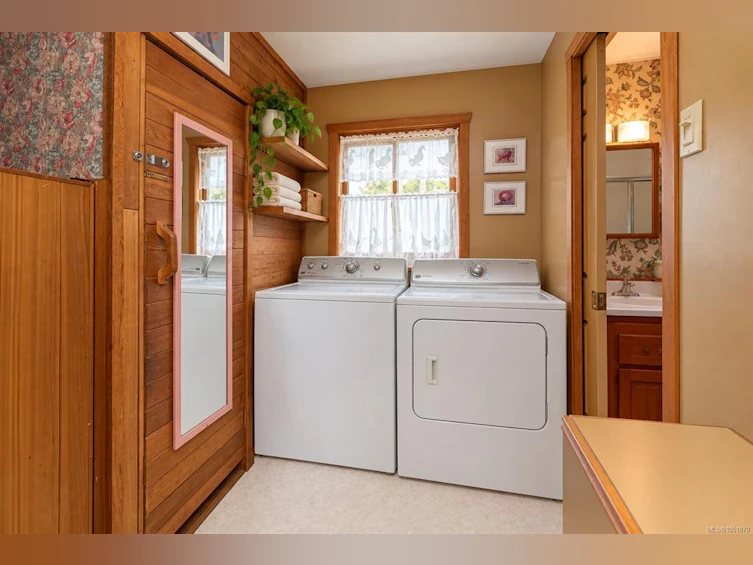 2279 Bradford Avenue, Sidney, BC, V8L 2C9 - 13