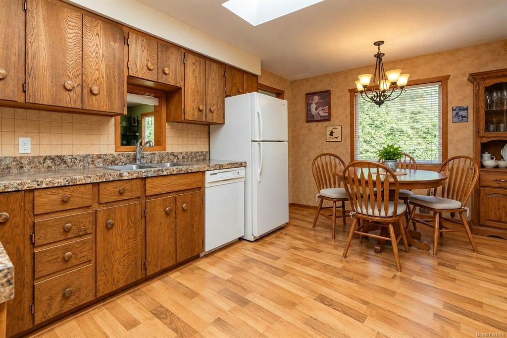 2279 Bradford Avenue, Sidney, BC, V8L 2C9 - 8