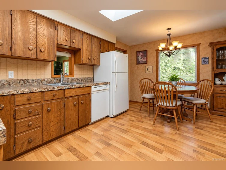 2279 Bradford Avenue, Sidney, BC, V8L 2C9 - 8