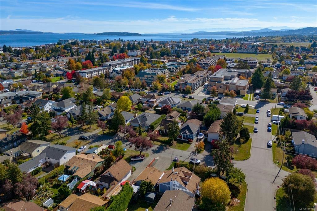 2279 Bradford Avenue, Sidney, BC, V8L 2C9 - 29