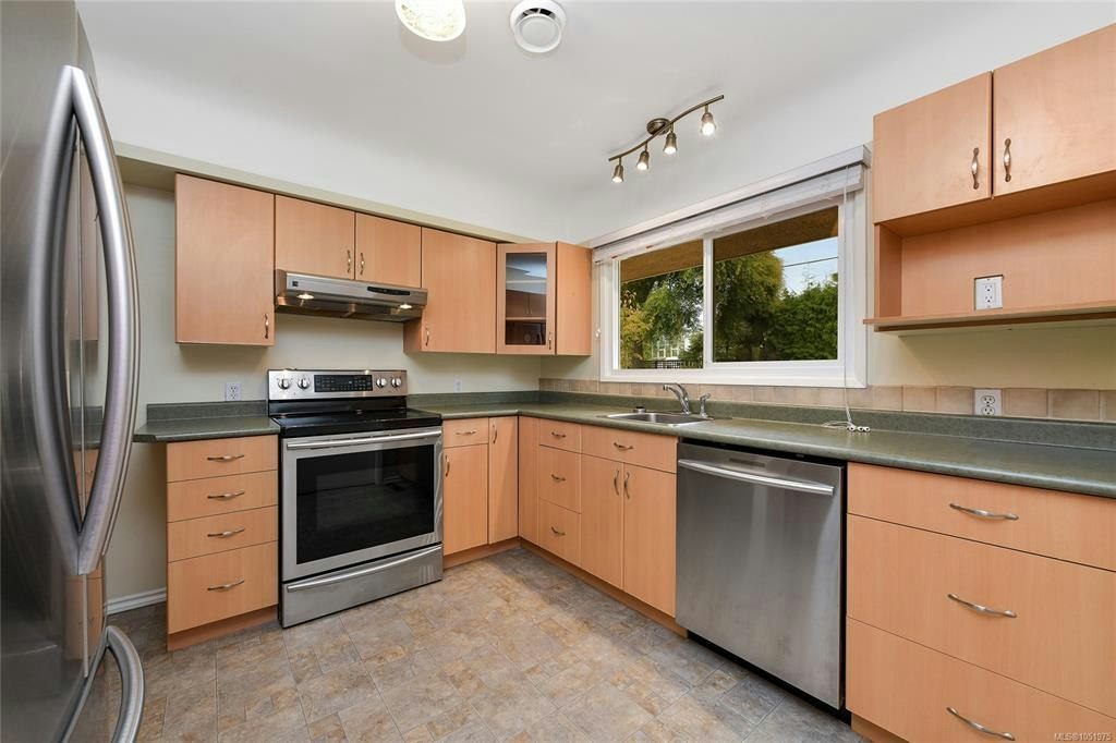 3213 Aldridge Street, Saanich, BC, V8P 4L7 - 9