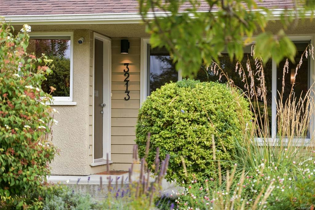 3213 Aldridge Street, Saanich, BC, V8P 4L7 - 34