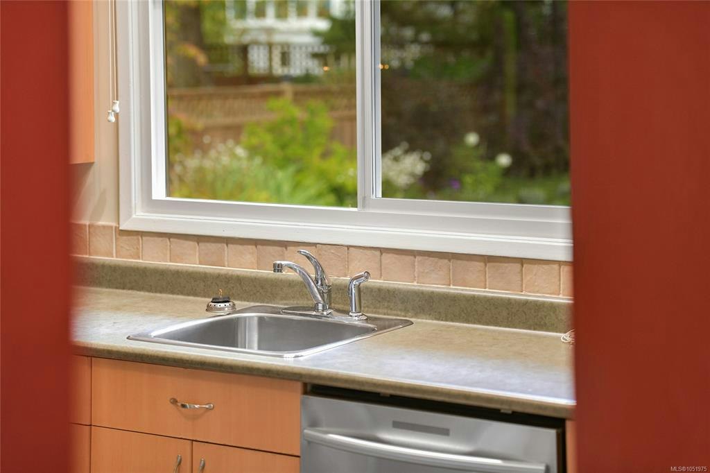 3213 Aldridge Street, Saanich, BC, V8P 4L7 - 13