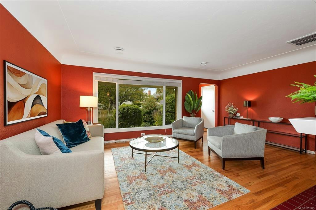 3213 Aldridge Street, Saanich, BC, V8P 4L7 - 2