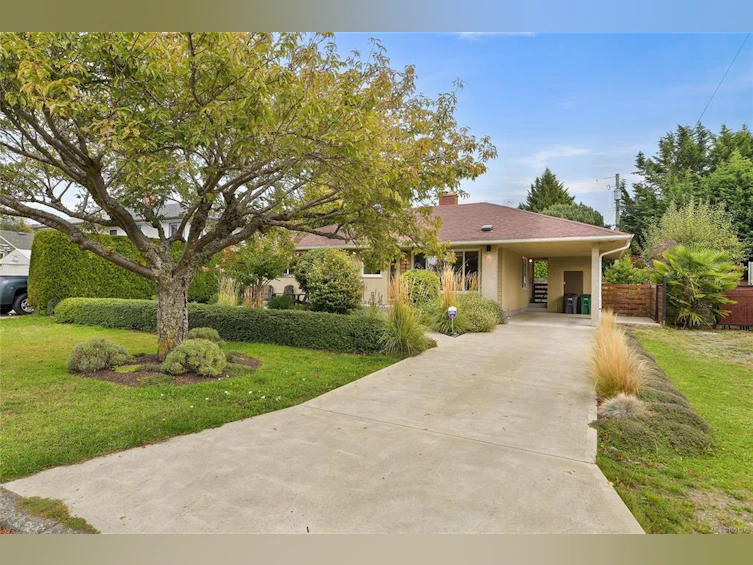 3213 Aldridge Street, Saanich, BC, V8P 4L7 - 30