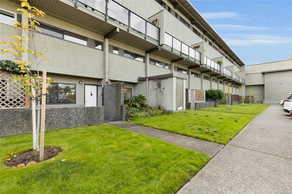 7-477 Lampson Street, Esquimalt, BC, V9A 5Z4