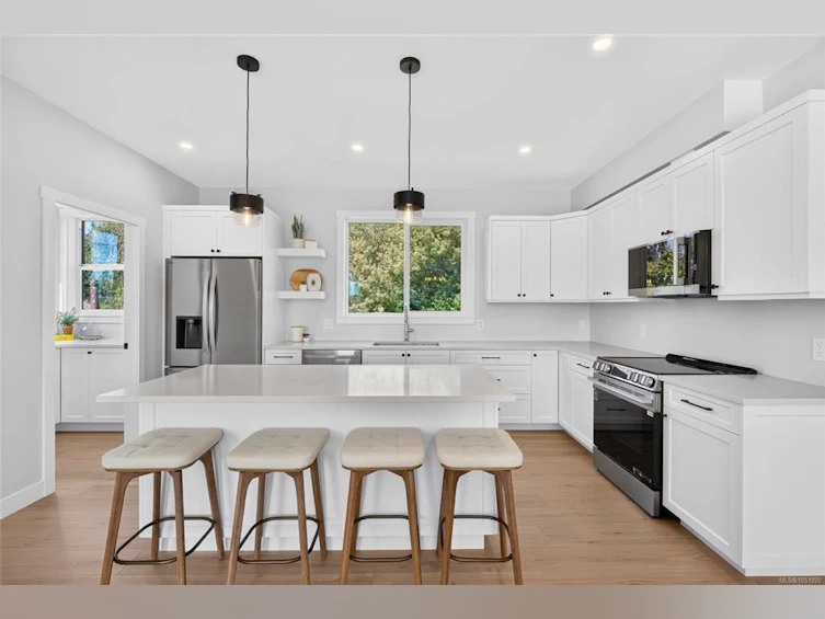 2022A Galerno Road, Campbell River, BC, V9W 0A2 - 5