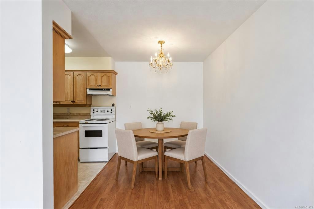 207-9560 Fifth Street, Sidney, BC, V8L 2W5 - 7