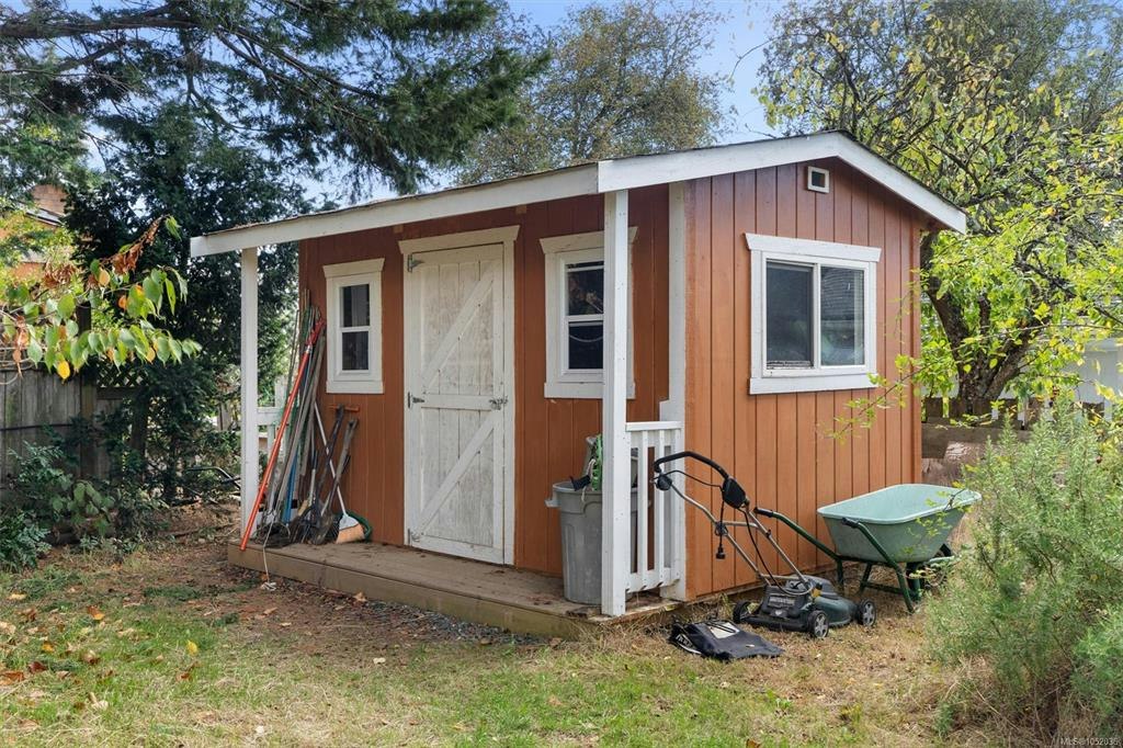 2825 Rockwell Avenue, Saanich, BC, V9A 2M8 - 33
