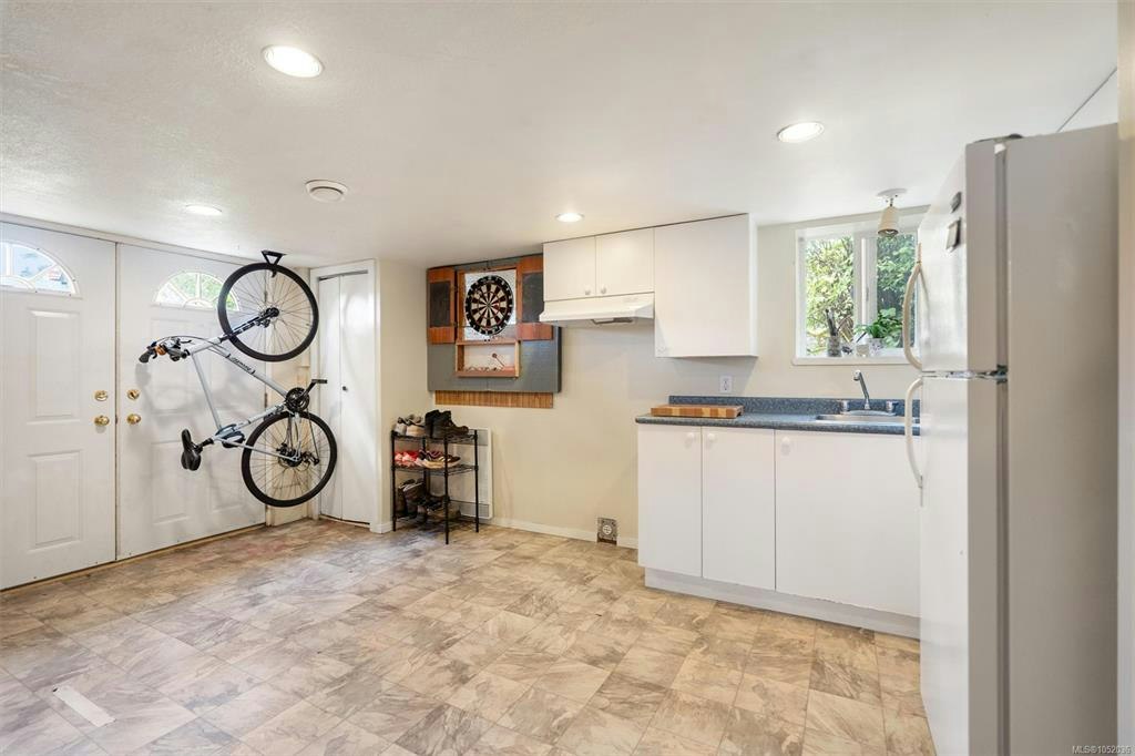 2825 Rockwell Avenue, Saanich, BC, V9A 2M8 - 17