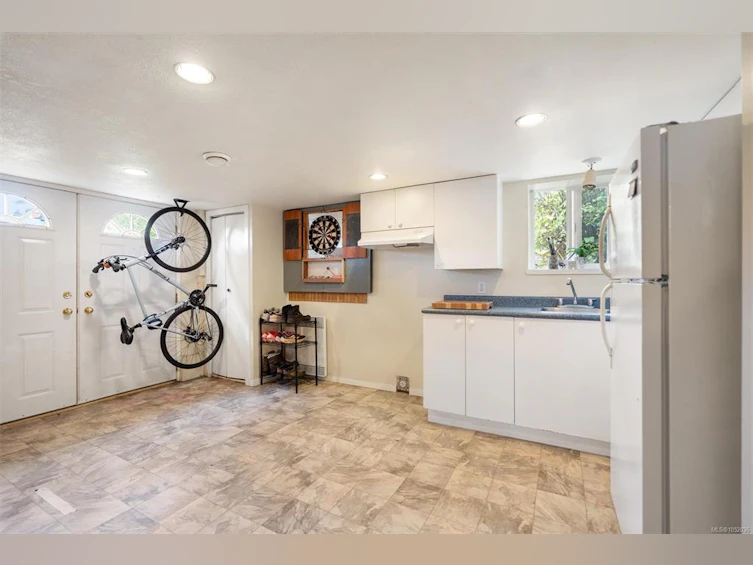 2825 Rockwell Avenue, Saanich, BC, V9A 2M8 - 17