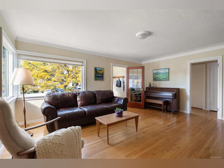 2825 Rockwell Avenue, Saanich, BC, V9A 2M8 - 4
