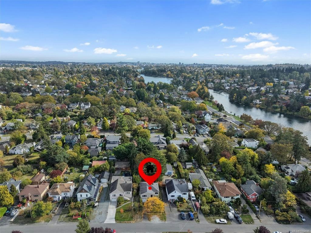 2825 Rockwell Avenue, Saanich, BC, V9A 2M8 - 38