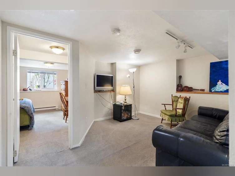 2825 Rockwell Avenue, Saanich, BC, V9A 2M8 - 20