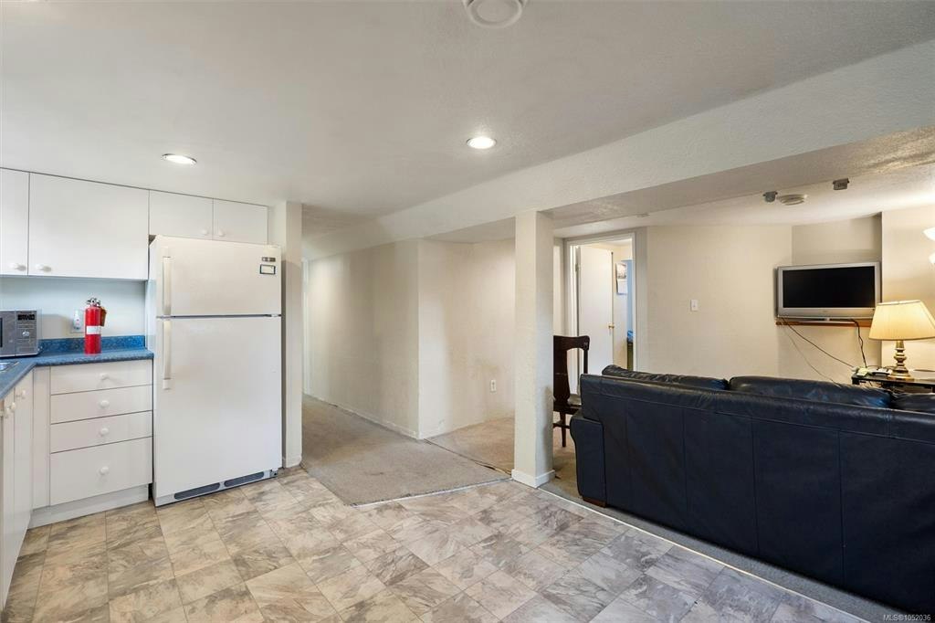 2825 Rockwell Avenue, Saanich, BC, V9A 2M8 - 18