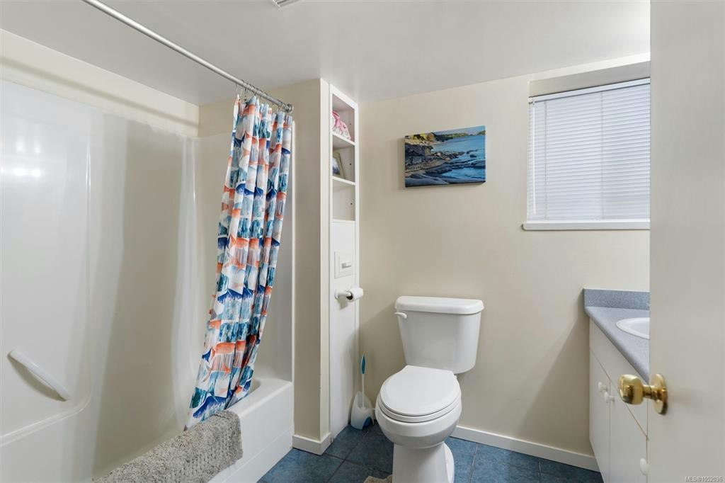2825 Rockwell Avenue, Saanich, BC, V9A 2M8 - 24