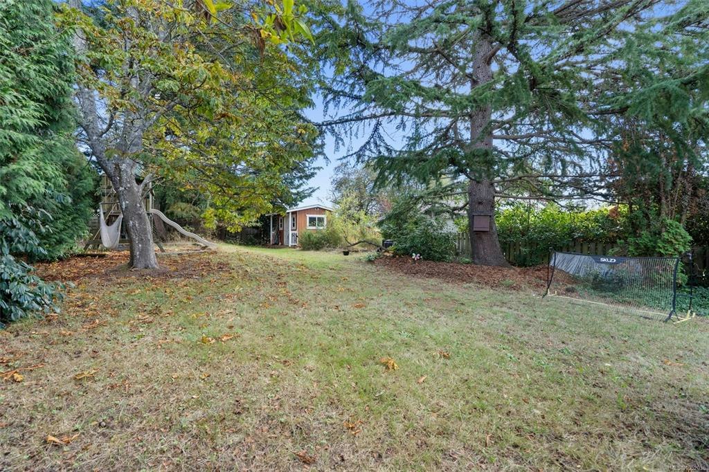 2825 Rockwell Avenue, Saanich, BC, V9A 2M8 - 32