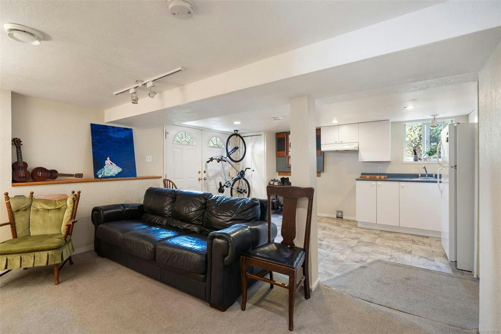 2825 Rockwell Avenue, Saanich, BC, V9A 2M8 - 21