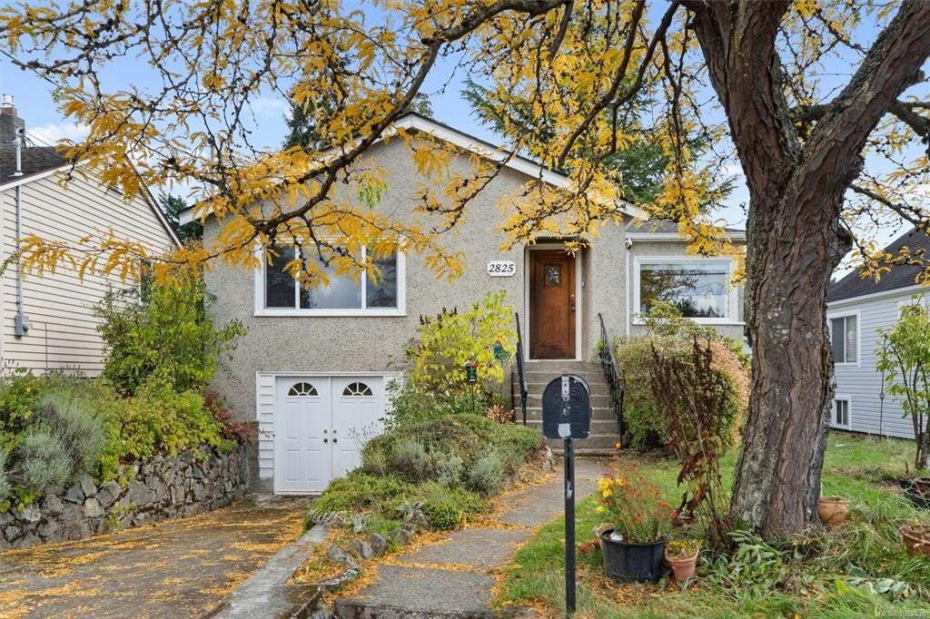 2825 Rockwell Avenue, Saanich, BC, V9A 2M8
