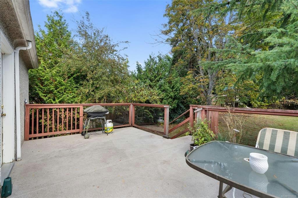 2825 Rockwell Avenue, Saanich, BC, V9A 2M8 - 30