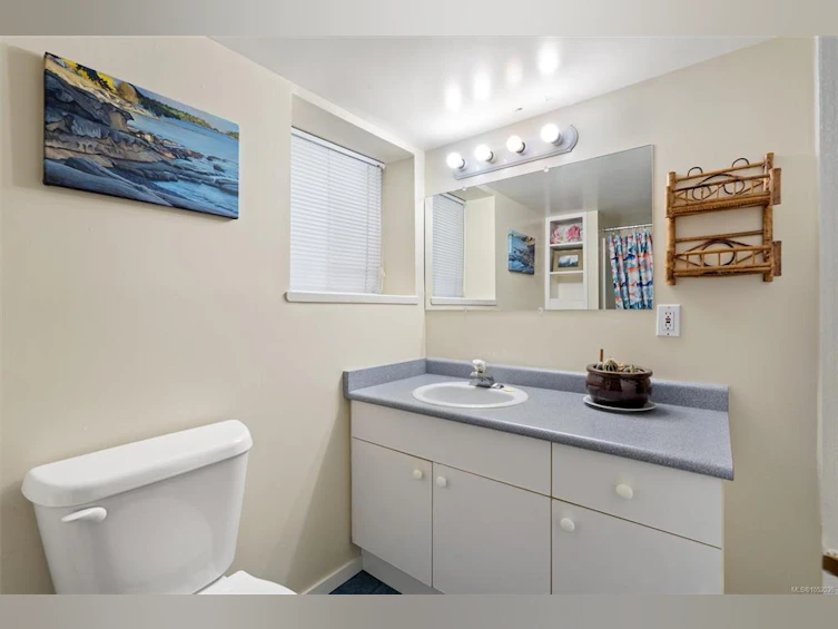 2825 Rockwell Avenue, Saanich, BC, V9A 2M8 - 25