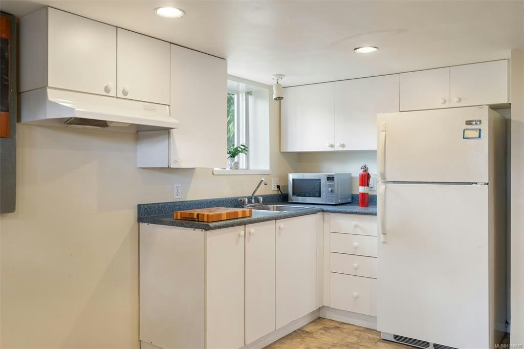 2825 Rockwell Avenue, Saanich, BC, V9A 2M8 - 19