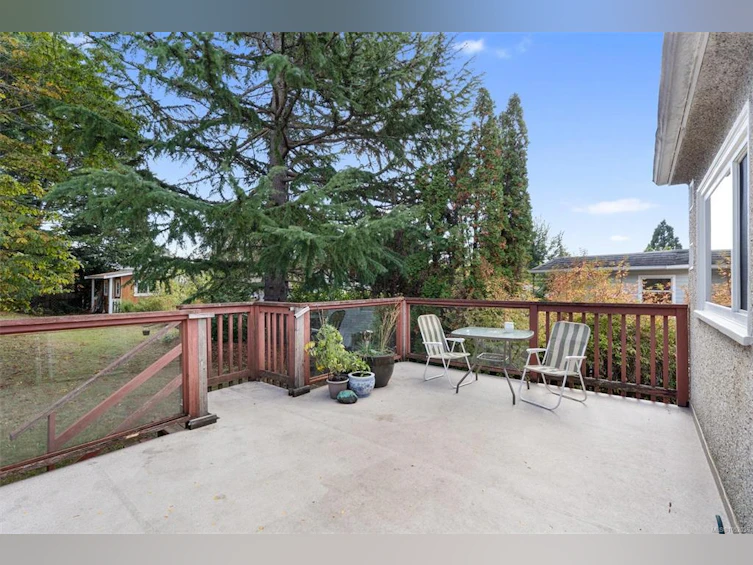 2825 Rockwell Avenue, Saanich, BC, V9A 2M8 - 29