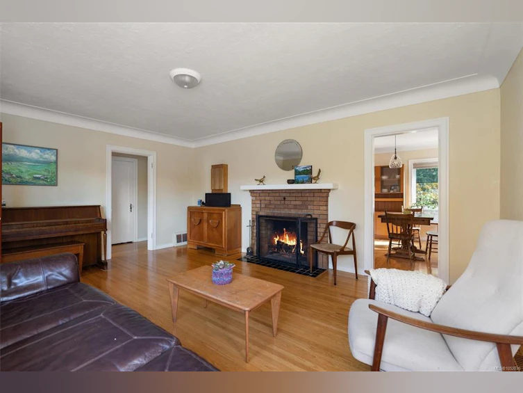 2825 Rockwell Avenue, Saanich, BC, V9A 2M8 - 5