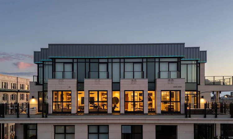 601-888 Government Street