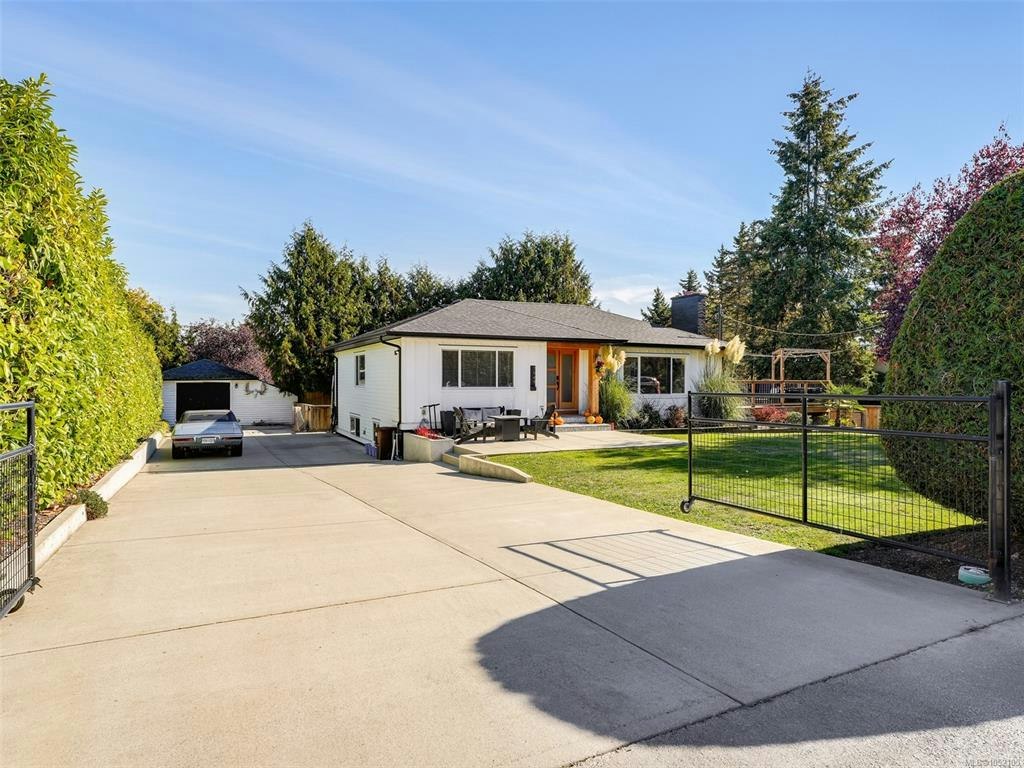 7949 East Saanich Road, Central Saanich, BC, V0S 1M0