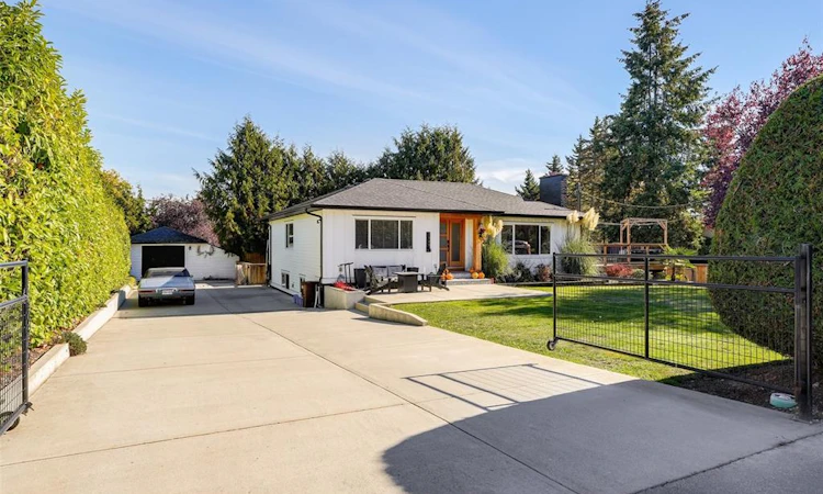 7949 East Saanich Road