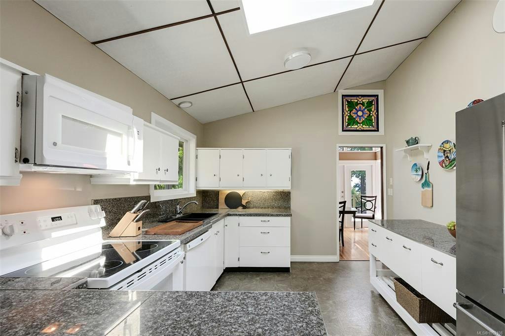 8508 Emard Terrace, North Saanich, BC, V8L 1K3 - 25